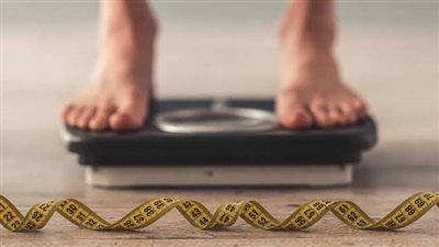 10 عادات مسائية «تدمر الدايت» وتمنع خسارة الوزن