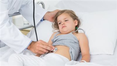 كيف تكتشف إصابة طفلك بالديدان المعوية وتمنع العدوى
