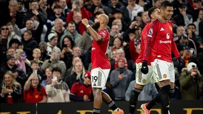 مانشستر يونايتد يكتسح برايتون برباعية في الدوري الإنجليزي