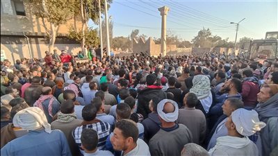 «قضاء واحد جمعهم».. تشييع أم وابنتها في جنازة مؤثرة بالمنوفية