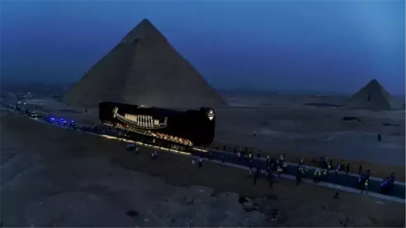 المتحف المصري الكبير
