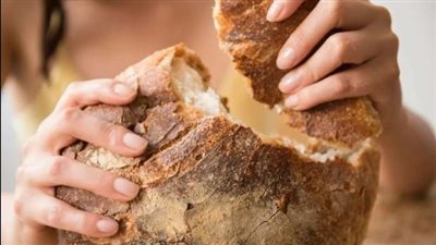 هل الأكل مع الميت بشارة أم إنذار؟.. التفسير الكامل للرؤية