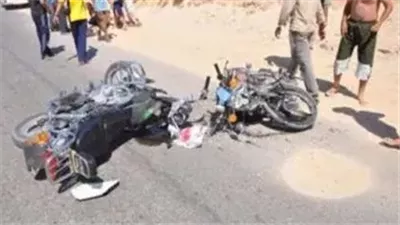 كشف هوية المصابين في حادث تصادم دراجتين ببنها