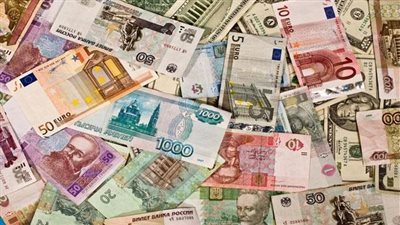 تباين أسعار العملات في البنوك المصرية الإثنين 16 مارس 2026