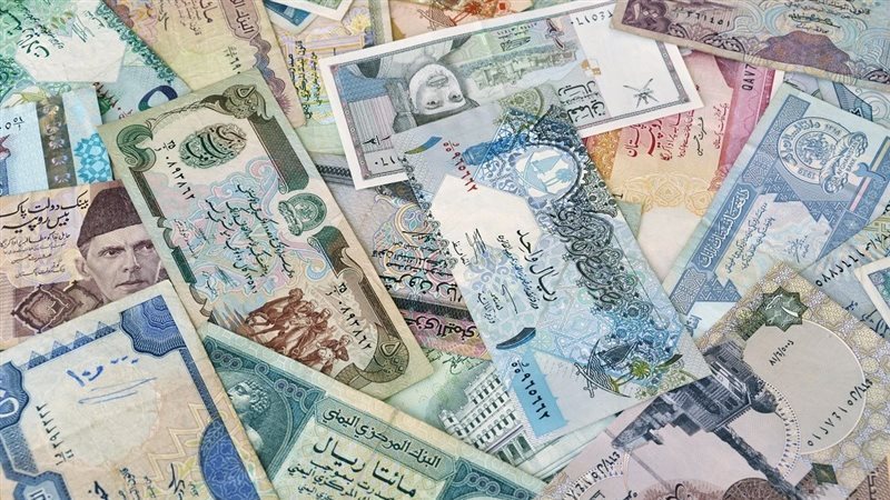 العملات