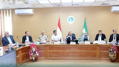 محافظ الشرقية يتابع نتائج العمل التنفيذي ويؤكد إستمرار تعظيم الإيرادات وتحسين الخدمات للمواطنين